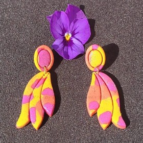 Boucles d’oreilles Ella – Fuchsia & Mangue Marbré | Bijou artisanal éclatant et texturé, modèle unique
