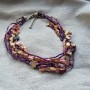 Maîora, collier multirangs mauve et rose en perles et coquillage – Bijou artisanal unique