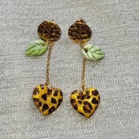 Léopoldine, boucles d'oreilles pendants cœurs léopard, bijou artisanal élégant