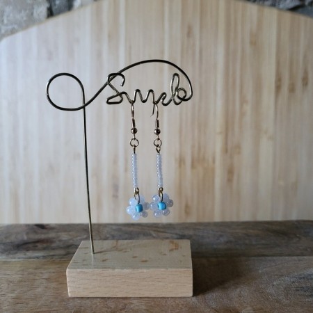Flora II, boucles d'oreilles pendantes fleurs blanche en rocaille