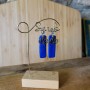 Betty, Boucles d'oreilles rectangle long bleu, relief fleuri