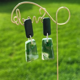 Boucles d’oreilles Verdaline II trapèze vert marbré – Bijou unique en polymère