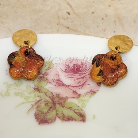 Folia – Boucles d’oreilles fleurs feuilles d’automne sur clous martelés dorés en acier inoxydable