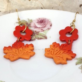 Erabelle – Boucles d’oreilles feuilles d’érable et pampilles dorées, inspiration automnale fait main