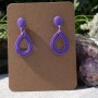 Boucles Violette II – Gouttes Striées Violettes | Bijou artisanal raffiné et léger, fait main dans le Cotentin.