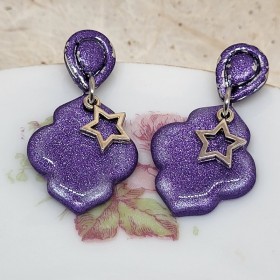 Boucles d’oreilles Arabesque violettes pailletées avec étoile argentée
