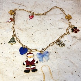 Collier doré Santa avec breloques de Noël en pâte polymère et acier inoxydable