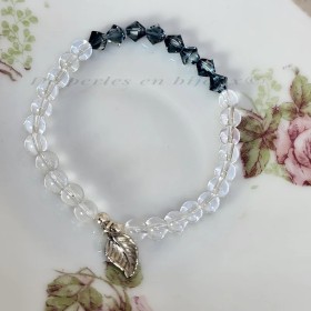 Bracelet Cristalyne en cristal de roche naturel et cristal autrichien coloré avec breloque argent