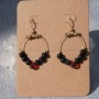 Boucles Flamenco – Plaqué Or, Pierre de Lave & Perle Rouge | Bijou vibrant et élégant, fait main dans le Cotentin.